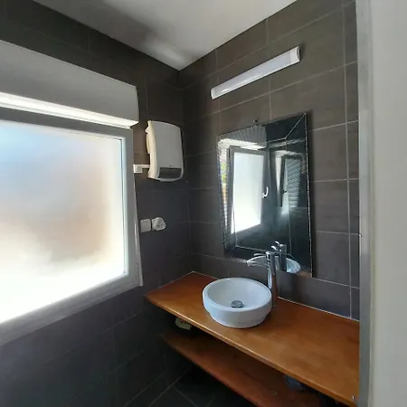 Coquette Maison, 2 Mansardees, * 나르본플라제